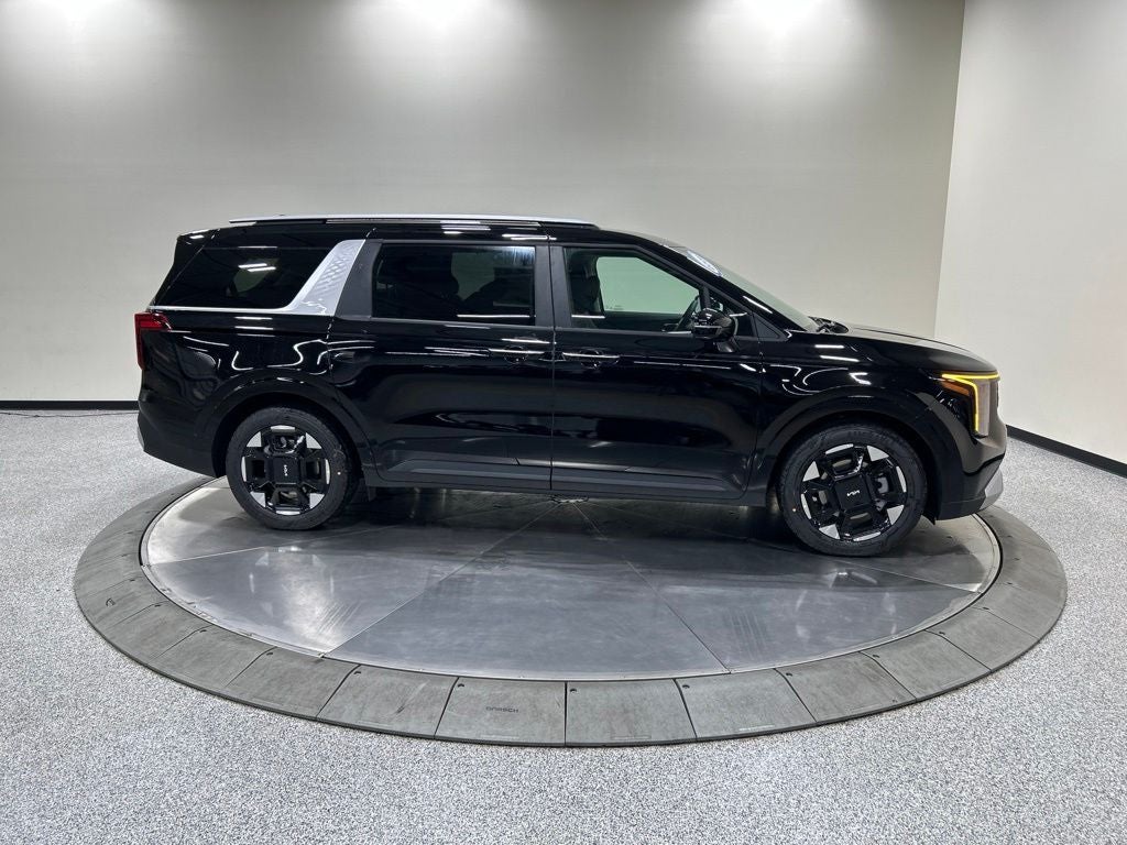 2026 Kia Carnival — detail view