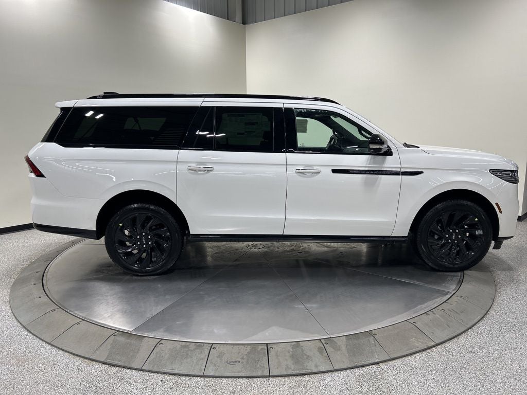 2026 Lincoln Navigator L — detail view
